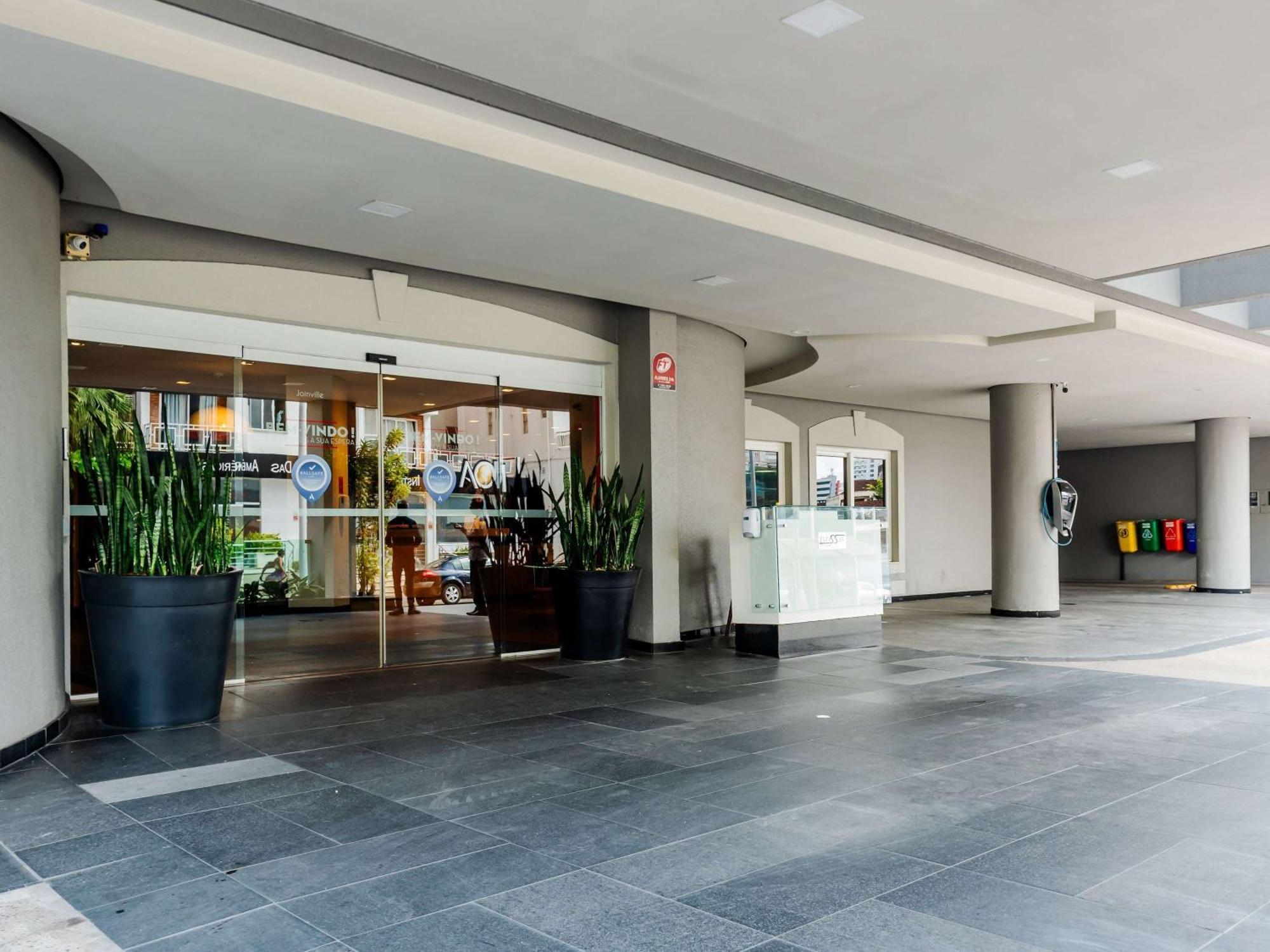 Ibis Joinville Exterior foto